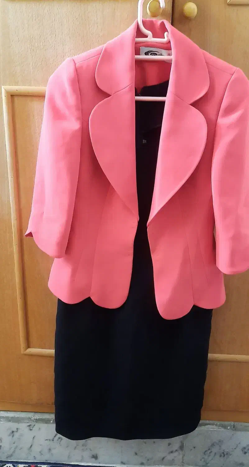 کت وسرافون|لباس|دورود, |دیوار