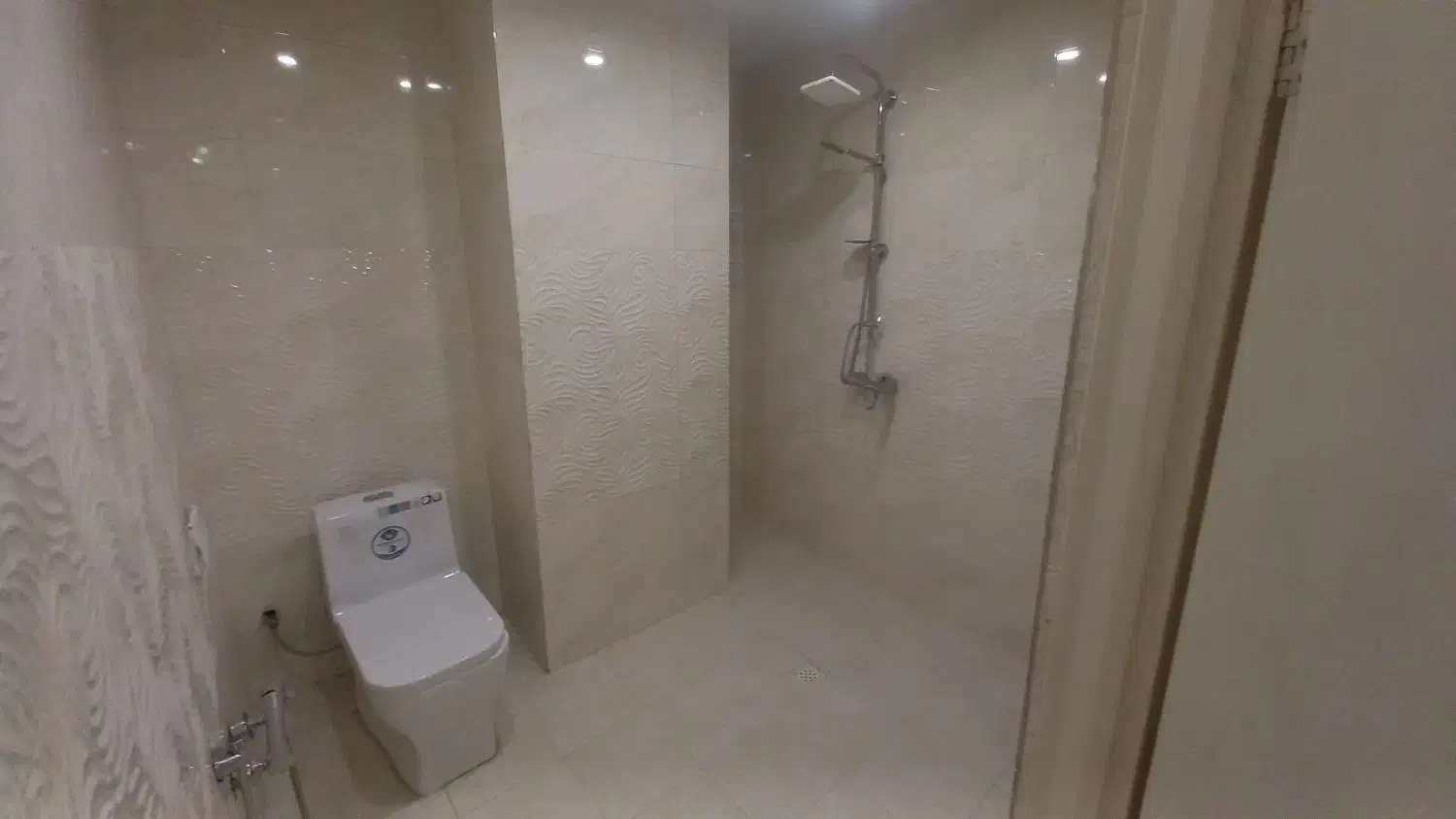 ۱۶۰متر۳خواب در حد هتلینگ ۵ ستاره دریاچه چیتگر