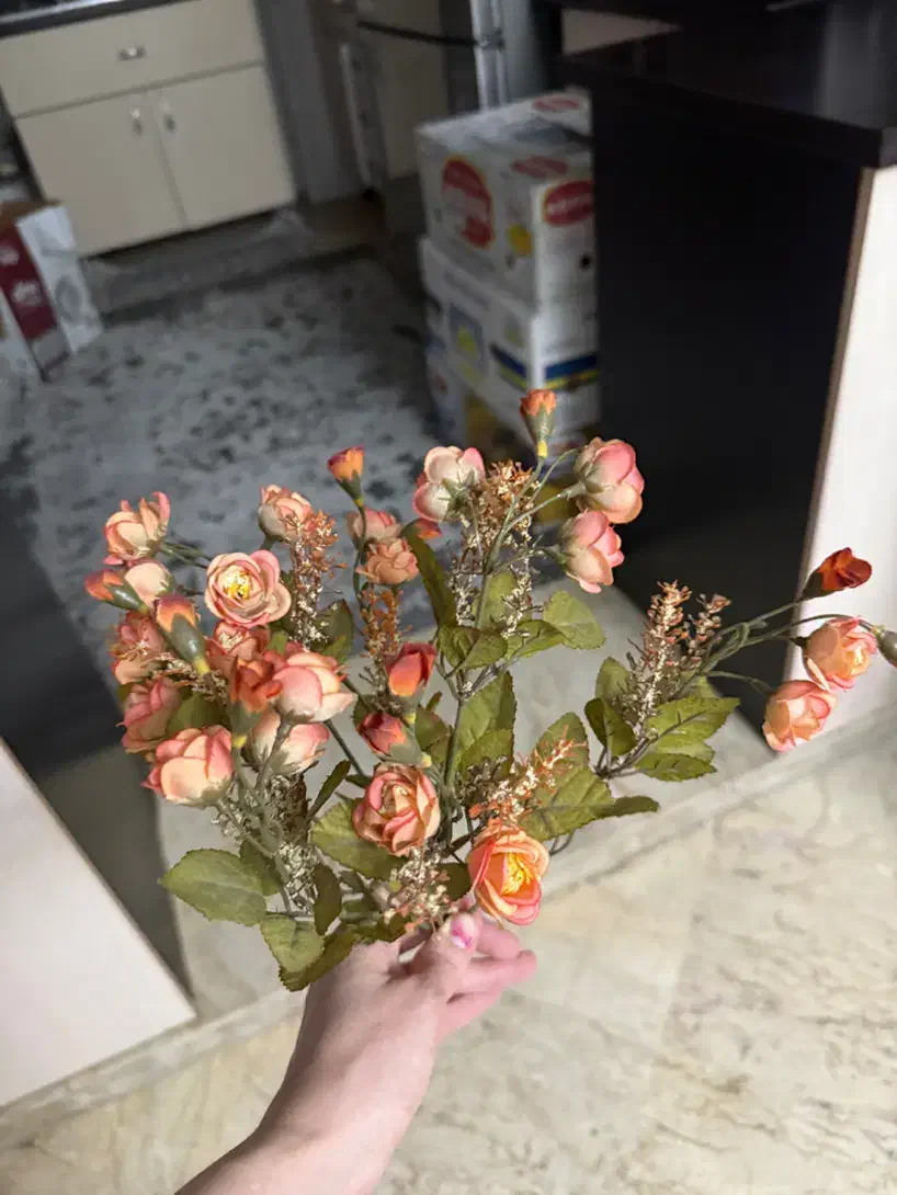 گل رز|گل مصنوعی|تهران, آهنگران (سراسیاب دولاب)|دیوار