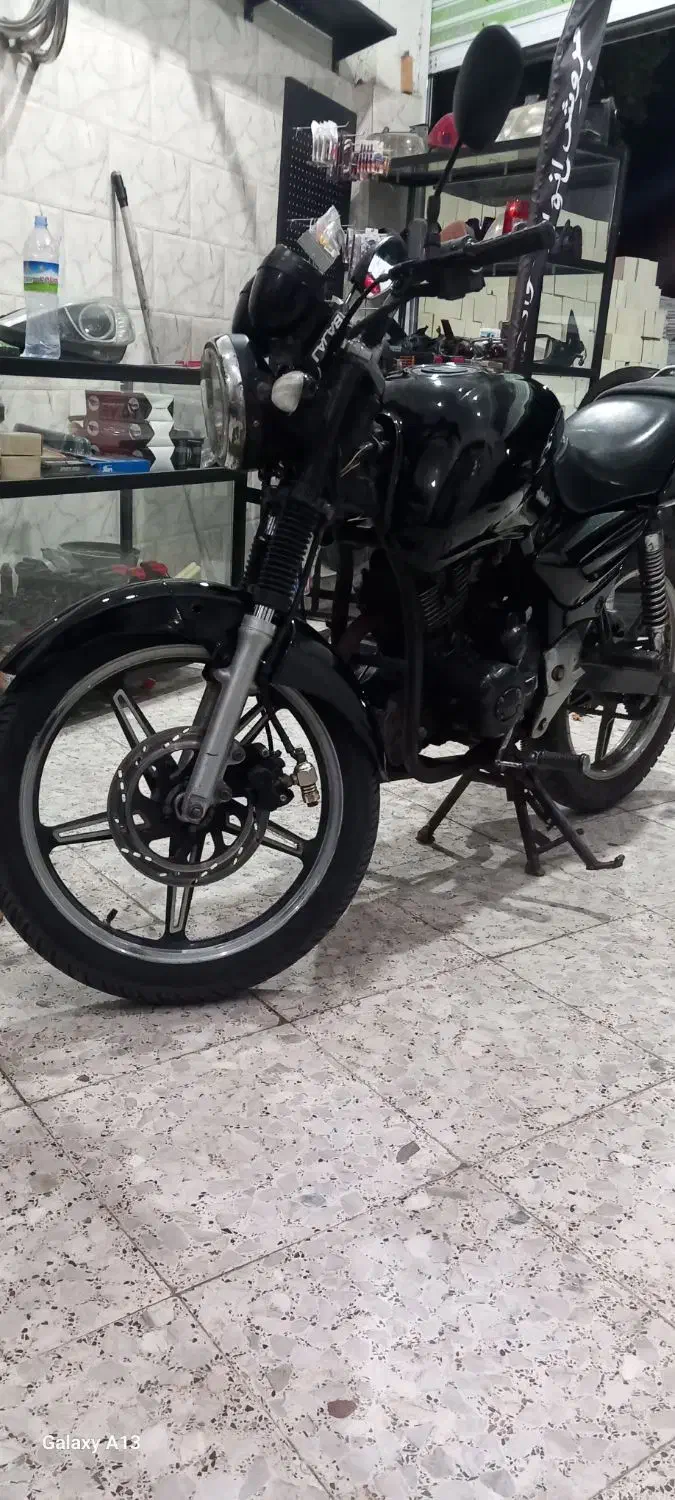 پولسار ۱۸۰|موتورسیکلت|رودسر, |دیوار