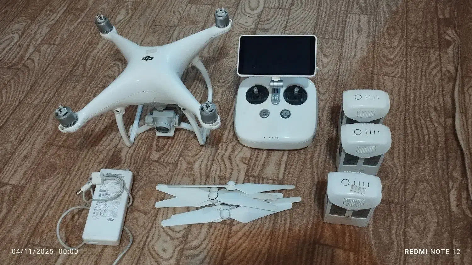 هلی شات حرفه ای فانتوم 4|دوربین عکاسی و فیلم‌برداری|تبریز, |دیوار