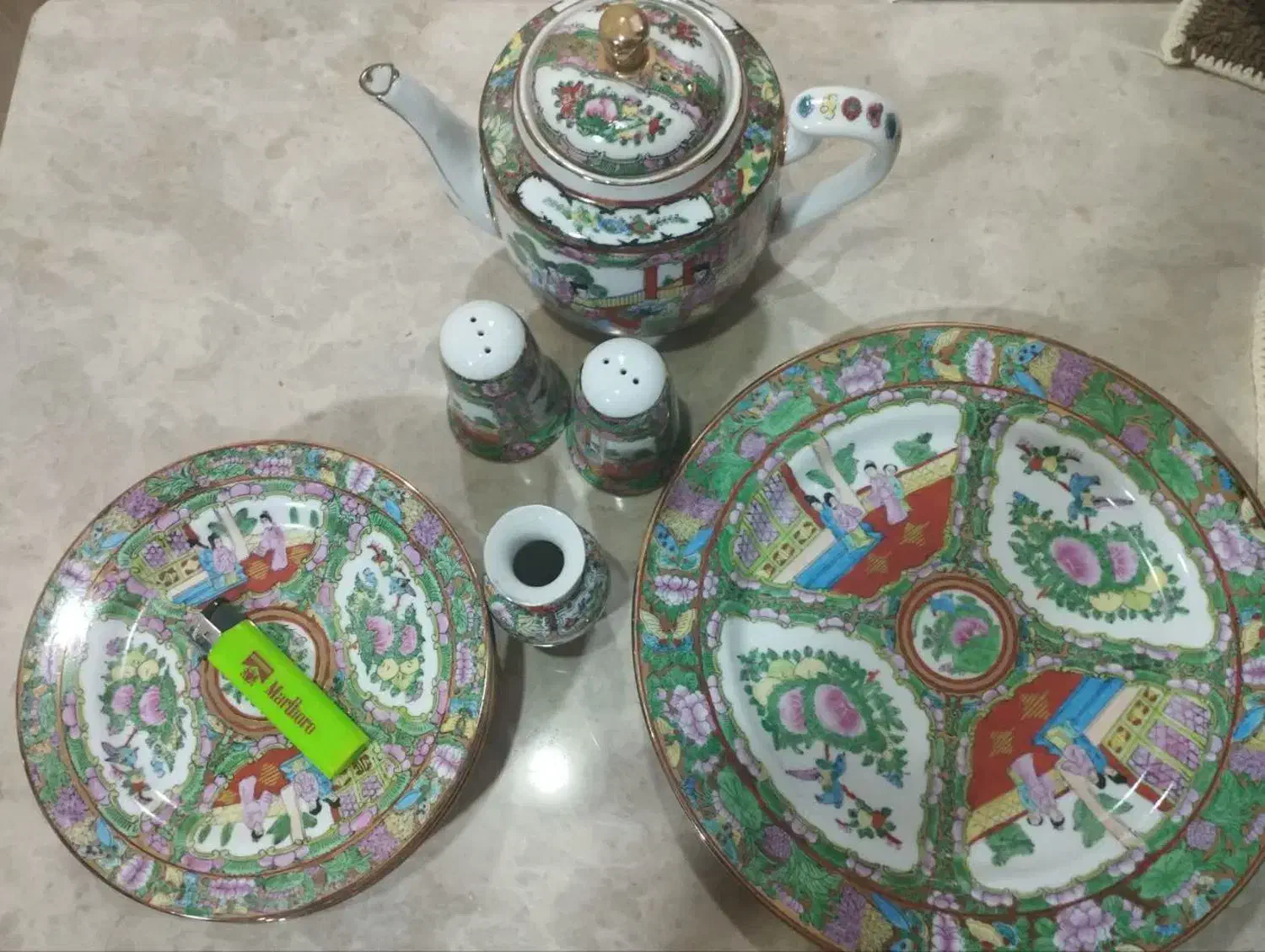 چینی قدیمی مرغی|ظروف سرو و پذیرایی|پیر بکران, |دیوار