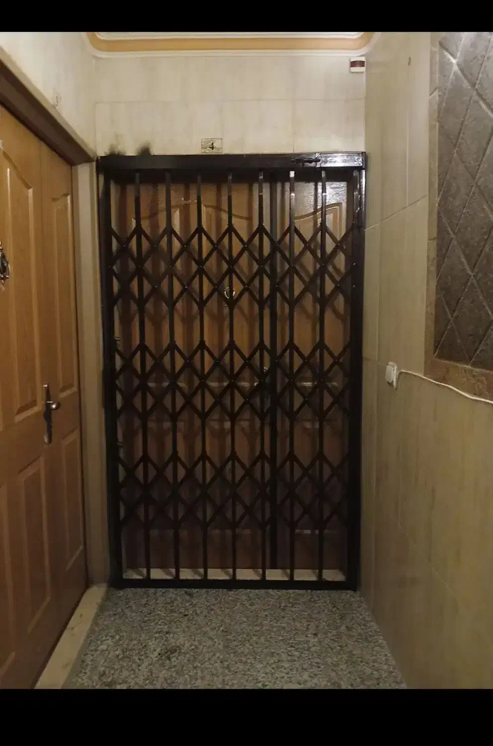 نقاشی درب وپنجره|خدمات پیشه و مهارت|فولادشهر, C5|دیوار