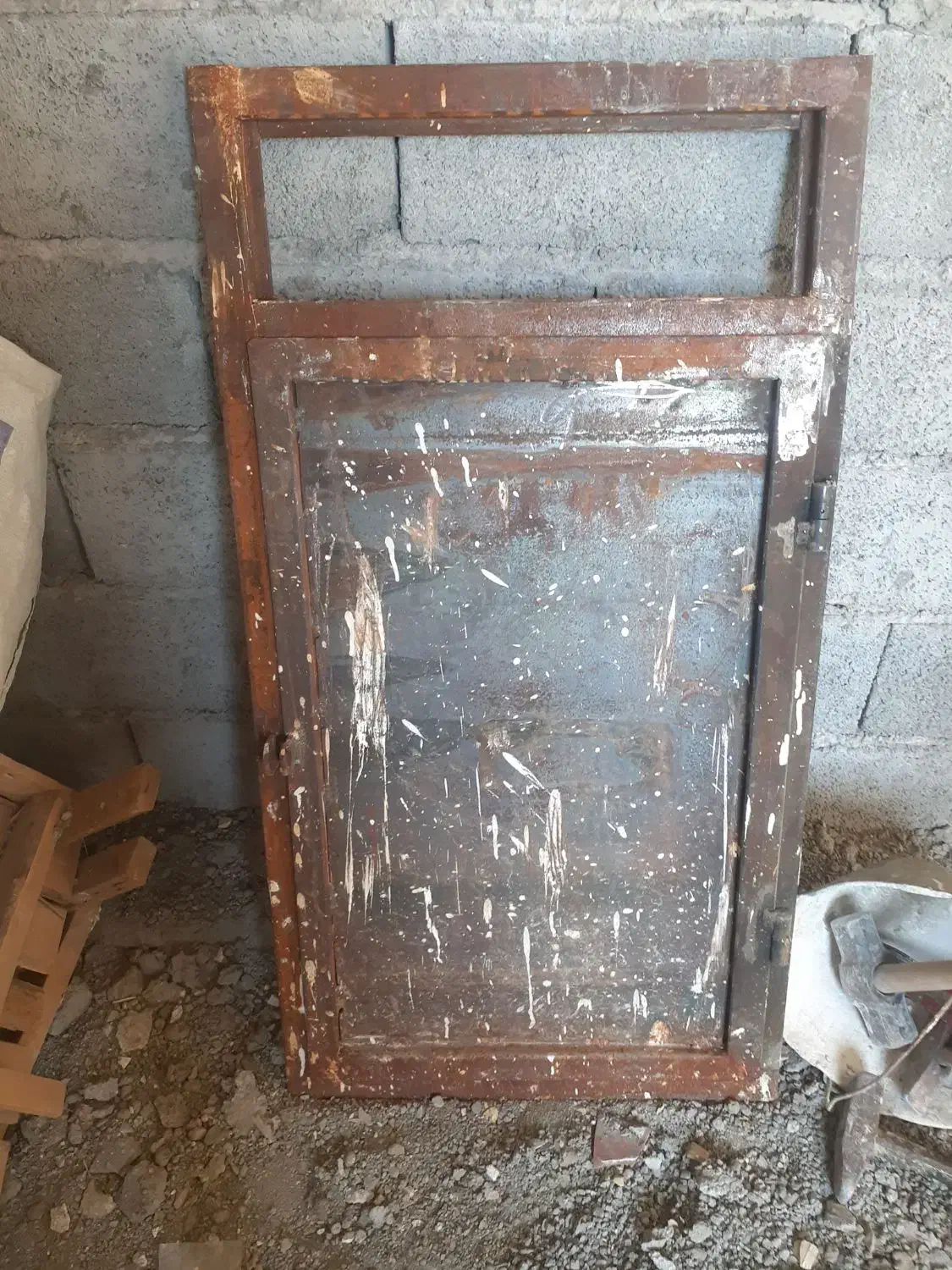 درب کله کفتری|مصالح و تجهیزات ساختمان|کهنوج, |دیوار