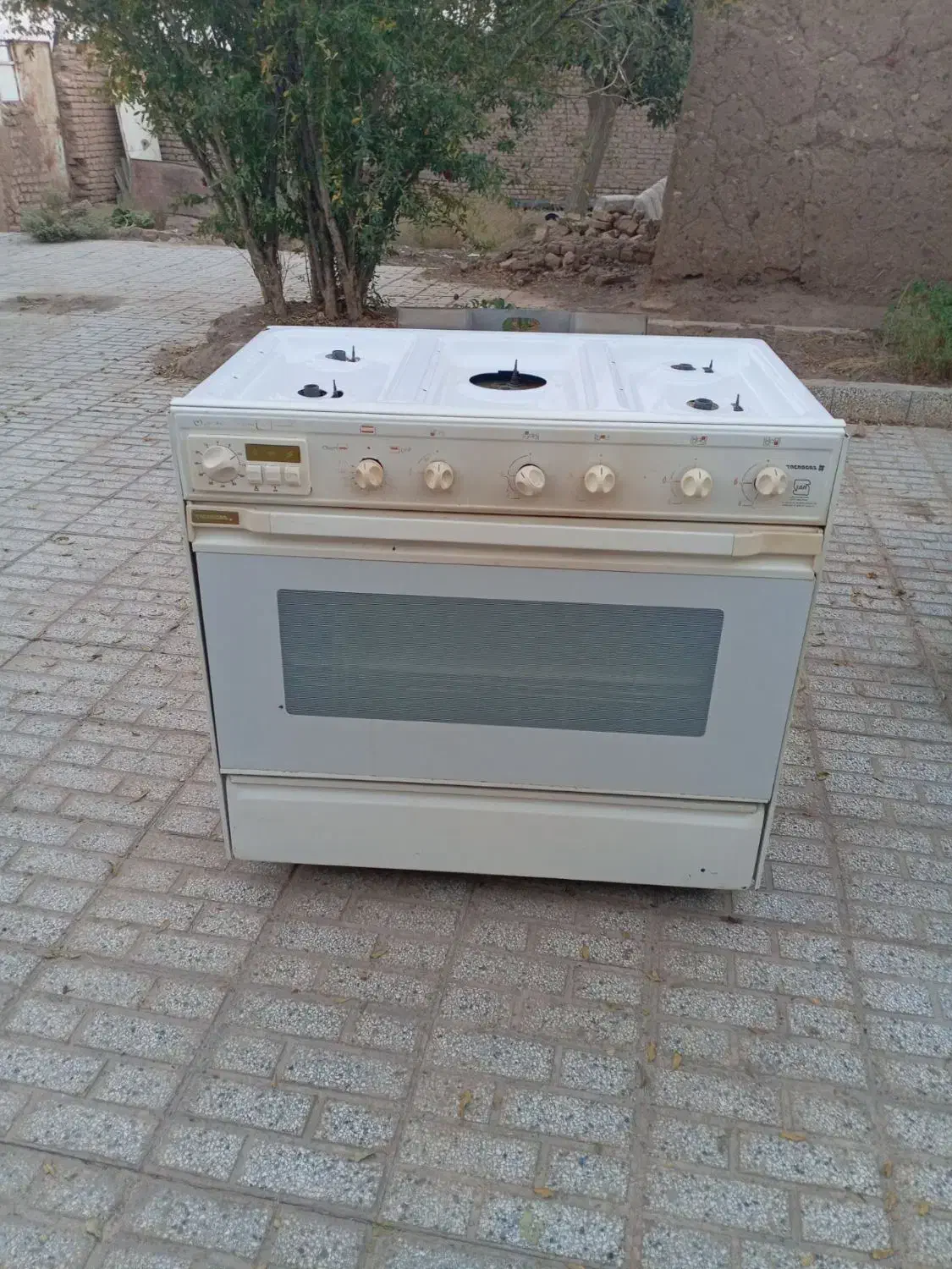 میز تلویزیون ..یخچال گاز فر دار|اجاق گاز و لوازم برقی پختوپز|تربتحیدریه, باغ سلطانی|دیوار