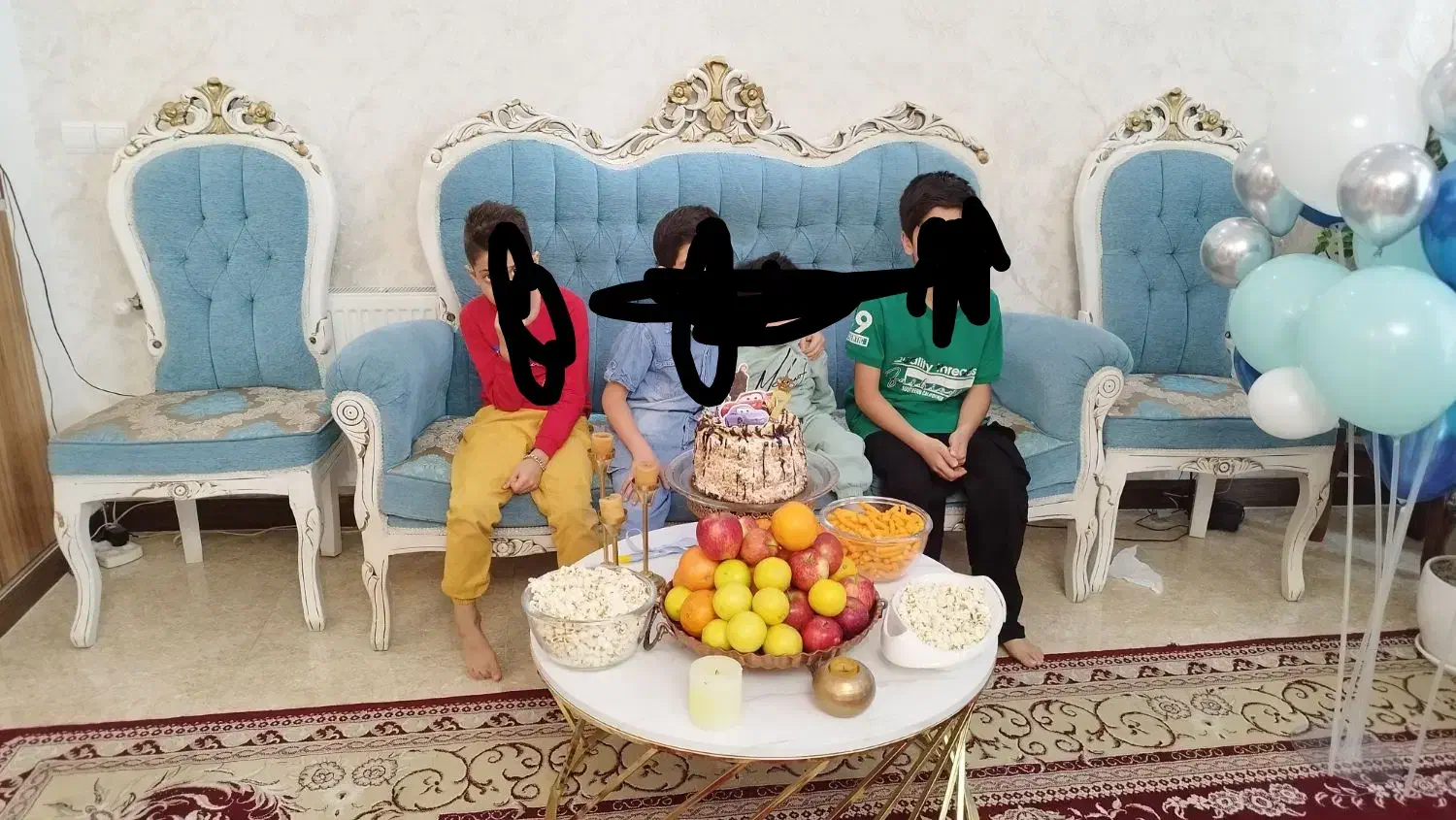 مبل سلطنتی ،خیلی تمیز ،چوب راش ،|مبلمان خانگی و میز عسلی|احمدسرگوراب, |دیوار