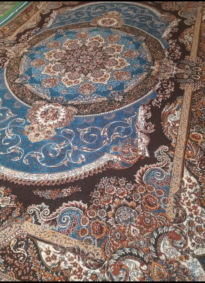 یک عدد فرش ۹ متری ۷۰۰ شانه  دستبافتگونه پانخورده|فرش|قائم‌شهر, |دیوار