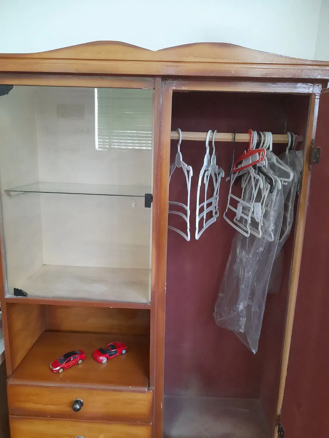 کمد کشودار و میز تحریر بچگانه|تخت و صندلی بچه|یزد, |دیوار