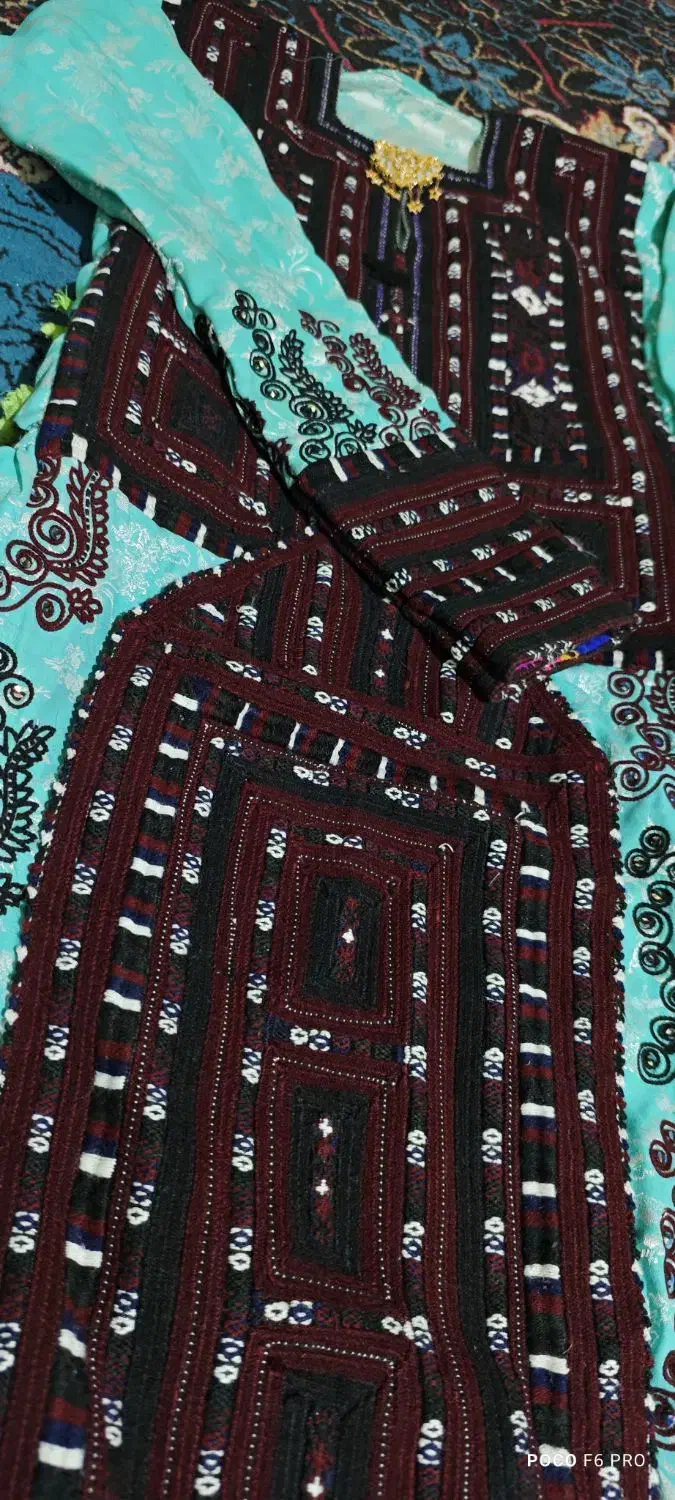 لبآص|لباس|سراوان, |دیوار