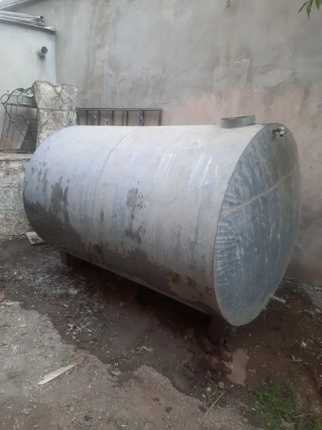 تانکر گالوانیزه ۳۰۰۰ و ۲۰۰۰ لیتری|مصالح و تجهیزات ساختمان|بومهن, |دیوار