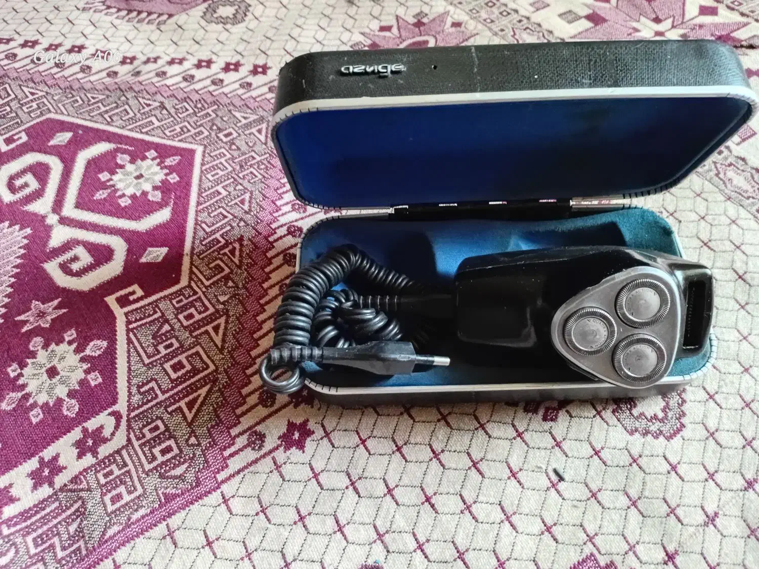 ریش تراش برقی سه تیغه|آرایشی، بهداشتی، درمانی|فولادشهر, B5|دیوار