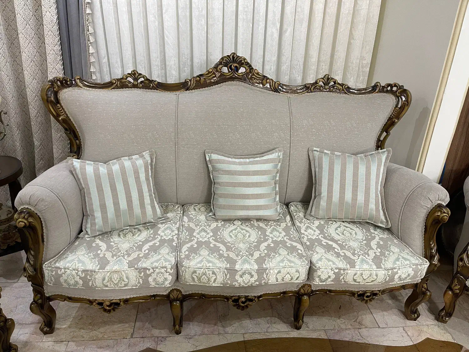 مبل استیل کلاسیک ۹ نفره درحد نو|مبلمان خانگی و میز عسلی|تهران, تهرانسر مرکزی|دیوار