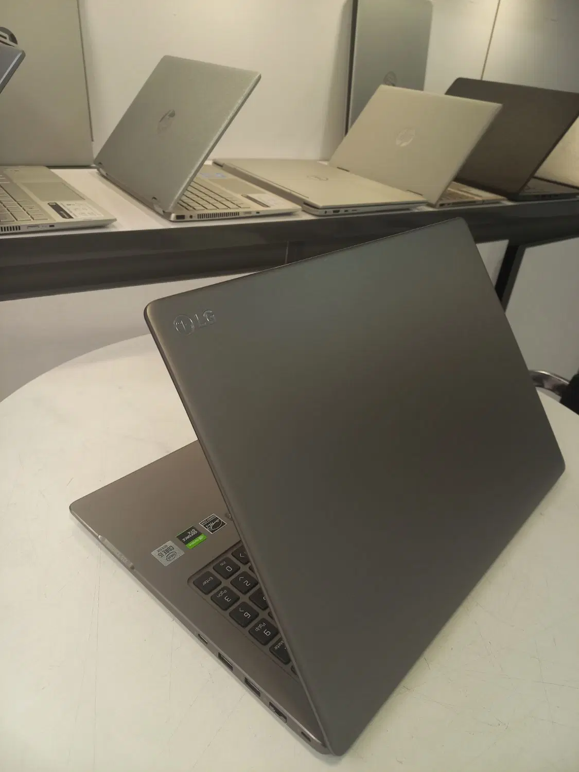 LG 17 /4GB گرافیک//لپ تاپ مهندسی و دانشجویی|رایانه همراه|تهران, میدان ولیعصر|دیوار