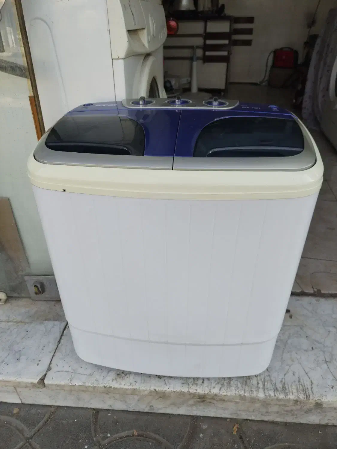 کهنه شور|ماشین لباسشویی و خشک‌کن لباس|سبزوار, چهارراه فرودگاه|دیوار