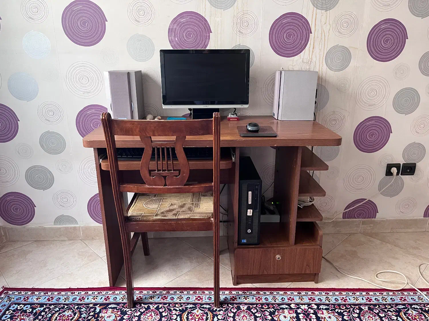 میز کامپیوتر و صندلی (دست دوم)|میز تحریر و کامپیوتر|تهران, صادقیه|دیوار