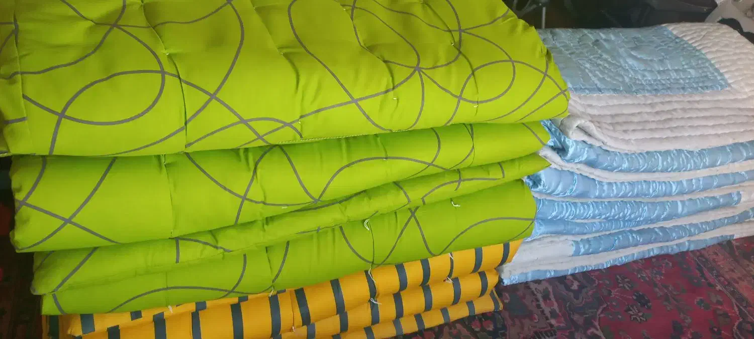 لحاف وتشک|رختخواب، بالش، پتو|میانه, |دیوار