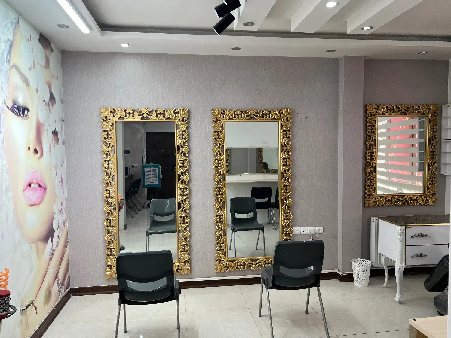 اجاره اتاق و صندلی محمدشهر نازلترین قیمت|خدمات آرایشگری و زیبایی|محمدشهر, محمدشهر|دیوار