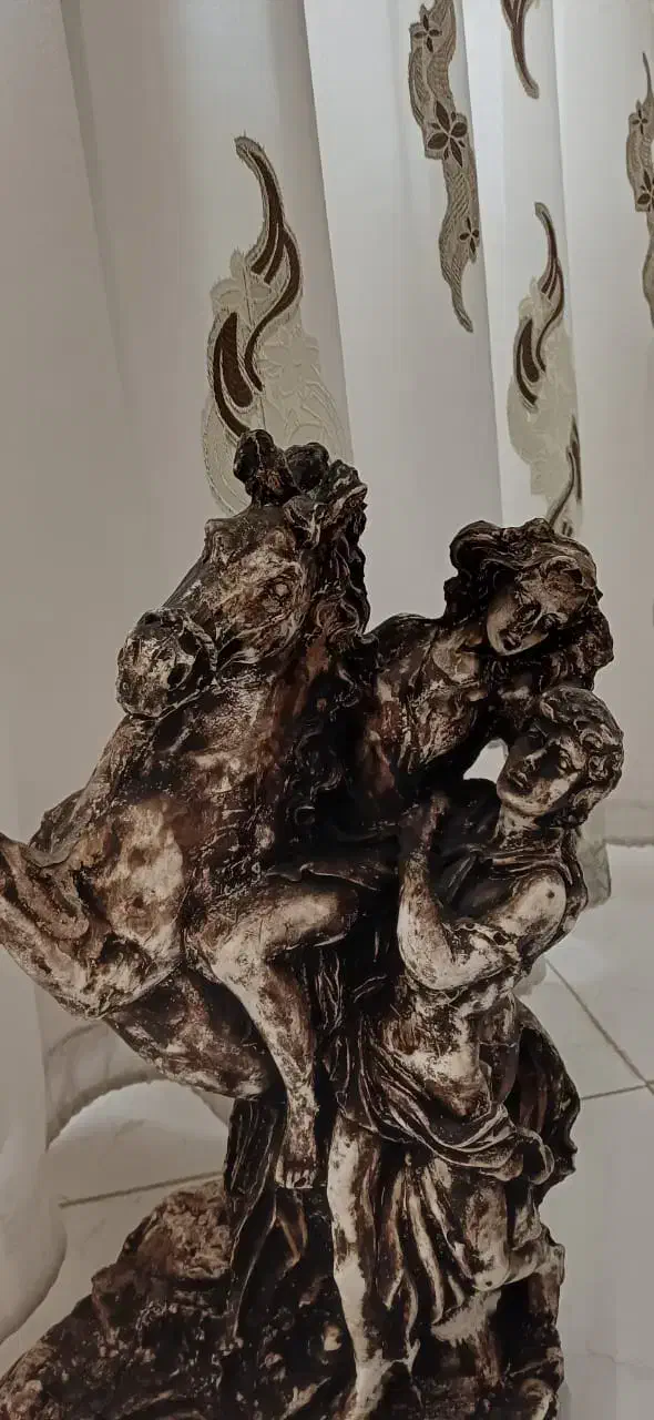 مجسمه|مجسمه، تندیس، ماکت|شاهین‌شهر, گزبرخوار|دیوار