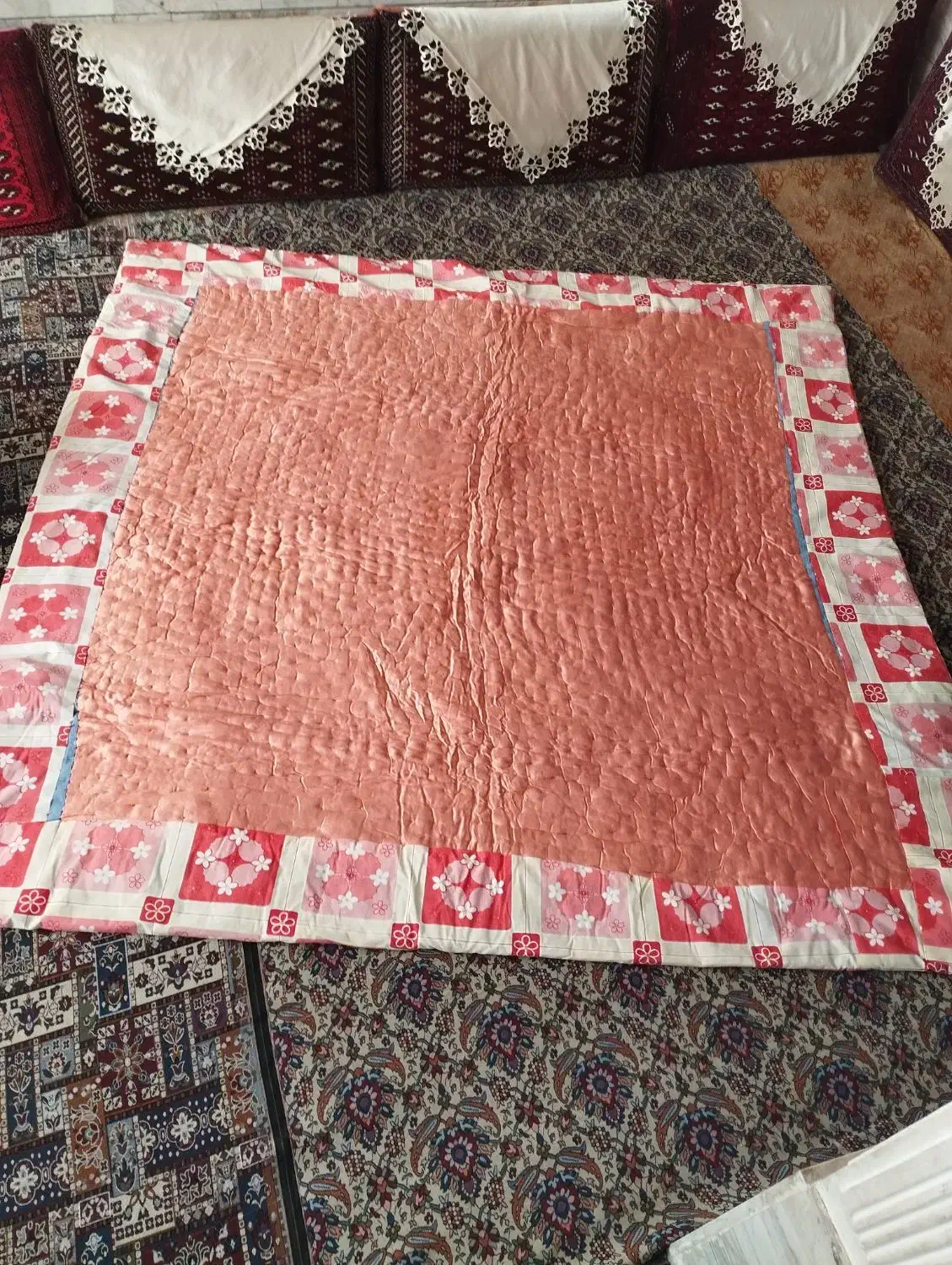 لحاف کرسی|رختخواب، بالش، پتو|فردوس (خراسان), |دیوار