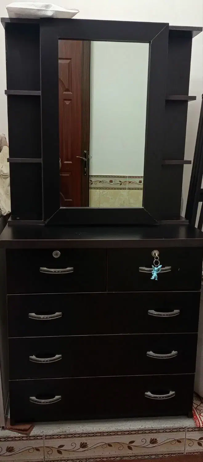 میز دراور چهارکشو  با اینه|جاکفشی، کمد، دراور|سیمین شهر, |دیوار