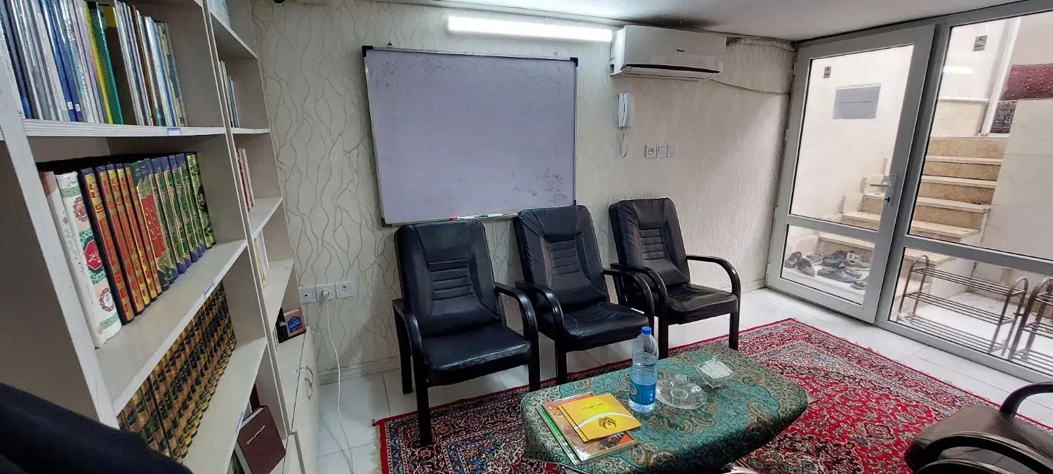 فضای آموزشی|اجارهٔ کوتاه‌مدت دفتر کار و فضای آموزشی|مشهد, عبادی|دیوار