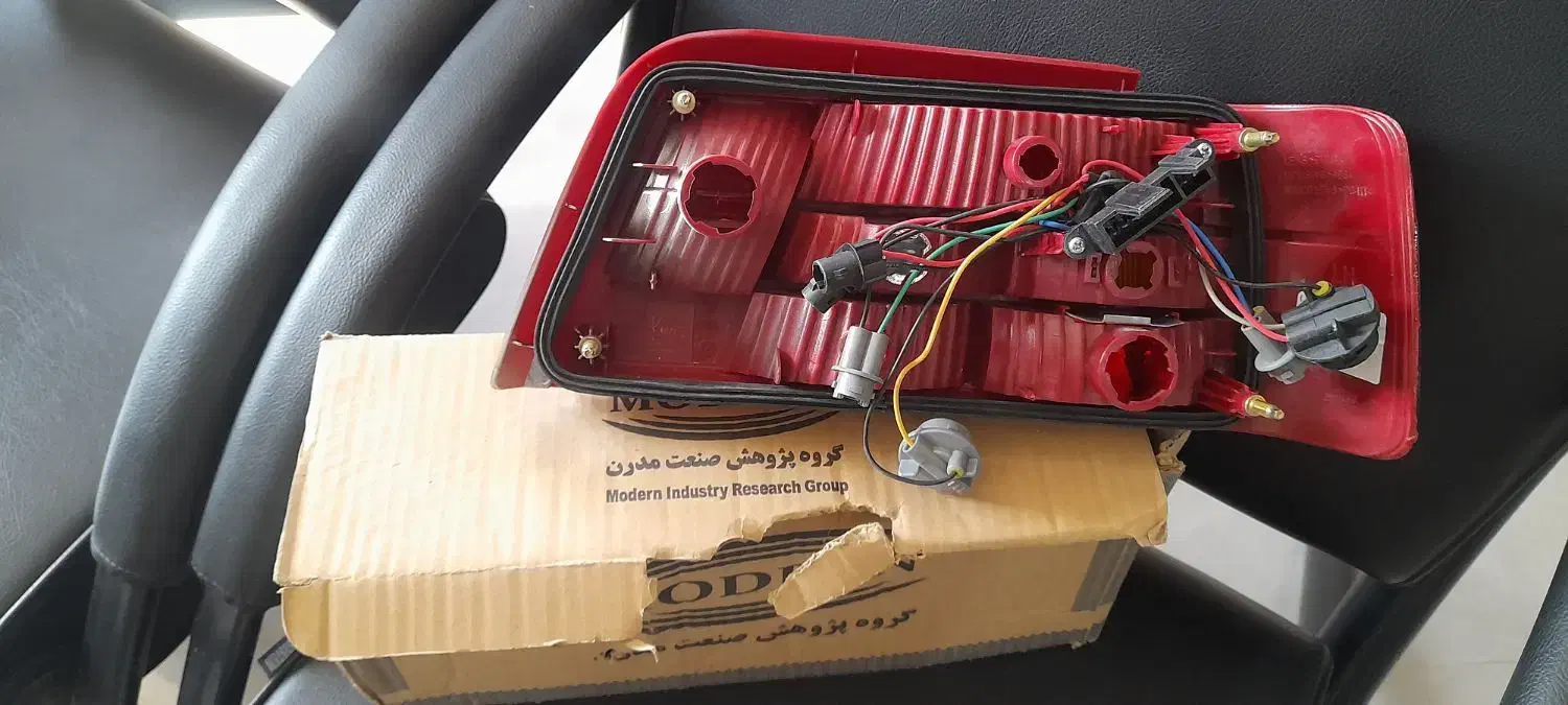 چراغ خطرعقب پژو|قطعات یدکی و لوازم جانبی|آغاجاری, |دیوار