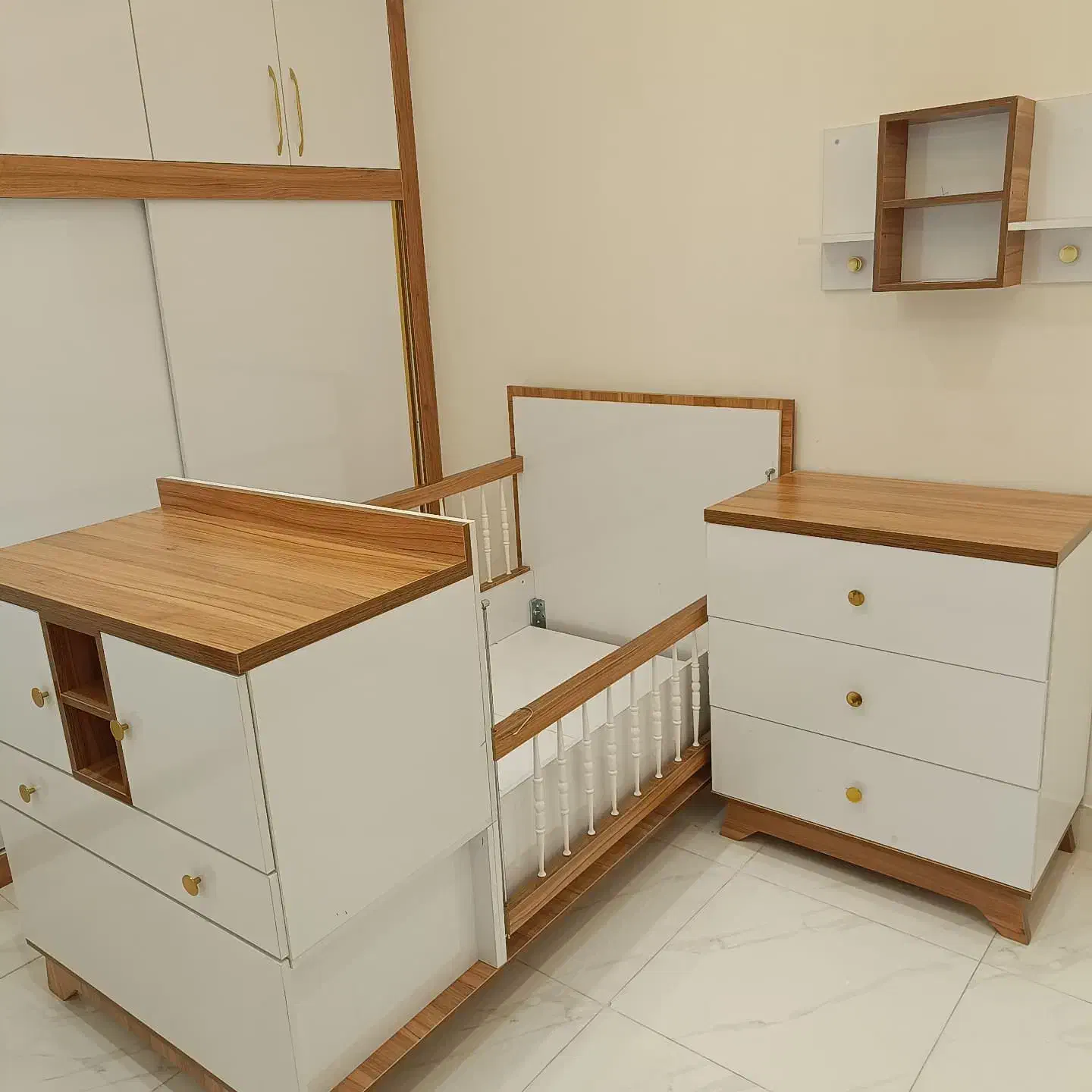 اجرای انواع کابینت اشپز خانه و کمد دیواری|جاکفشی، کمد، دراور|میاندوآب, |دیوار