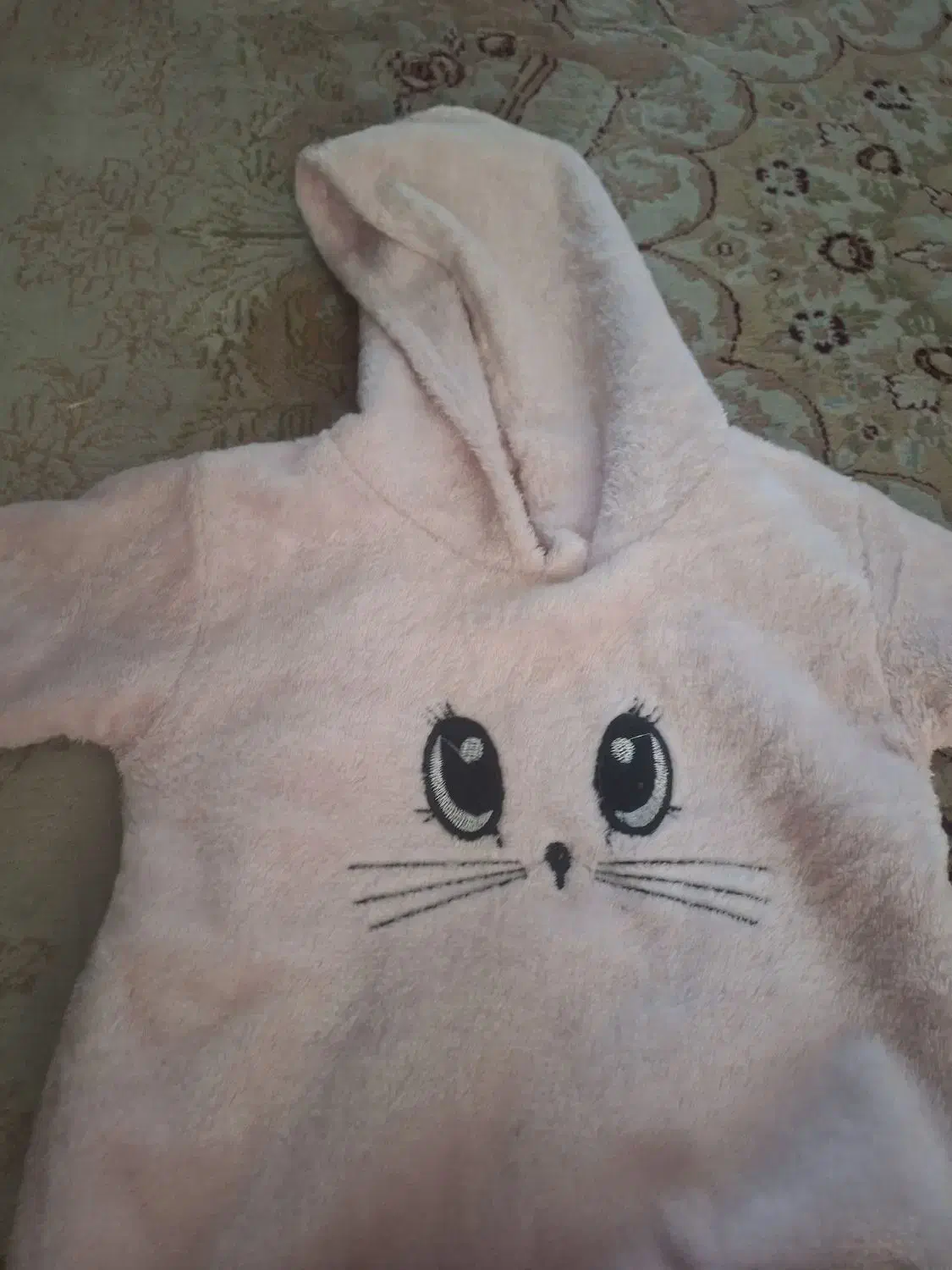 هودی شلوار|لباس|قم, دروازه چوبی|دیوار