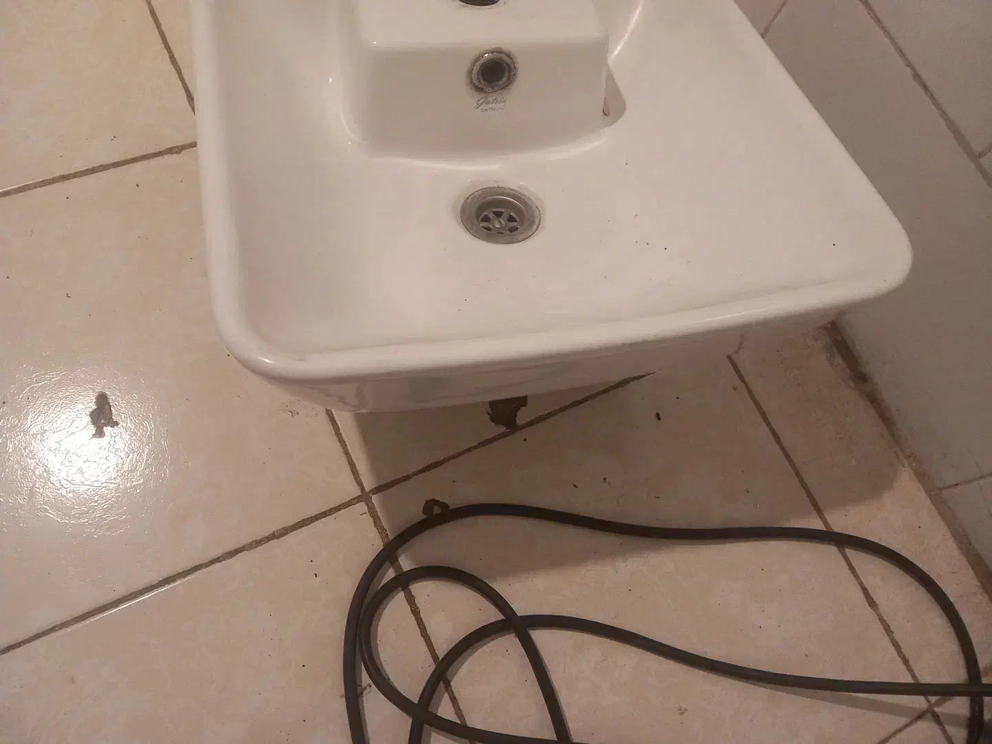 سنگ روشویی کار نکرده|لوازم سرویس بهداشتی|جیرفت, |دیوار