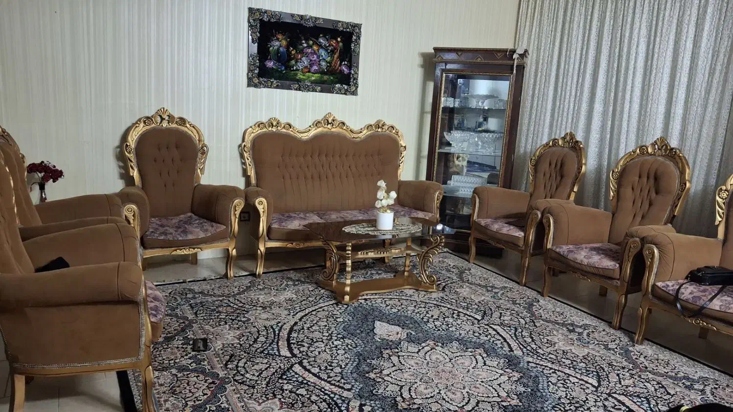 مبل ۹ نفره سلطنتی|مبلمان خانگی و میز عسلی|گلبهار, شهر جدید گلبهار|دیوار