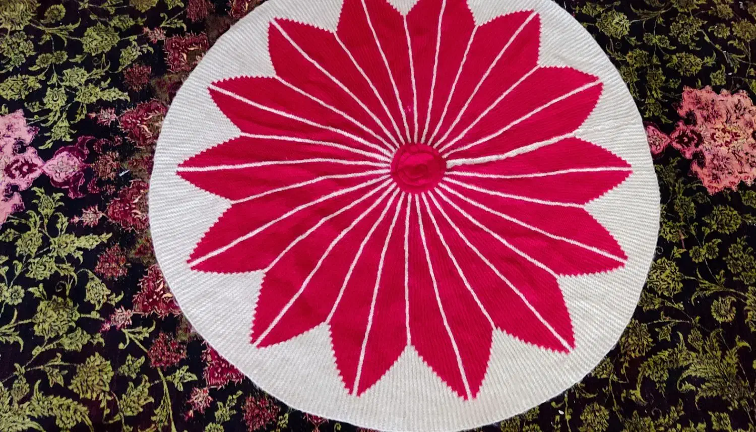 پادری رومیزی زیبا کار دست ستاره|پادری|کاشان, باغ ماجد|دیوار