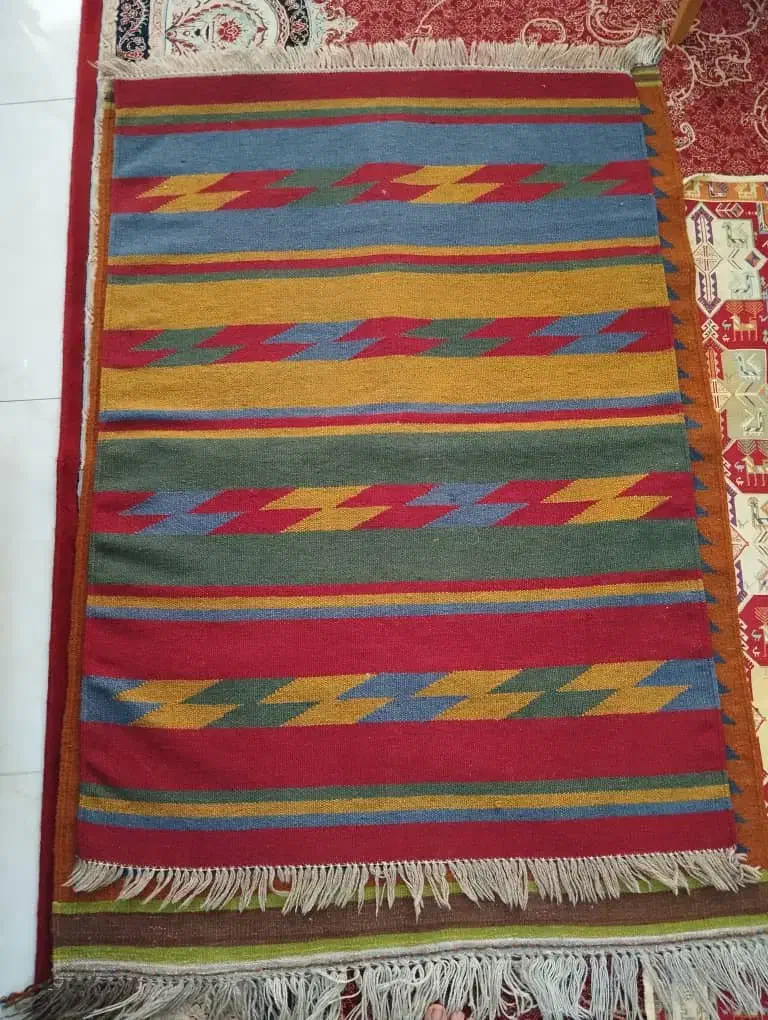 دوعدد گلیم فرش یک در یکنیم دست بافت زیبا|گلیم، جاجیم، گبه|شیراز, جوادیه|دیوار