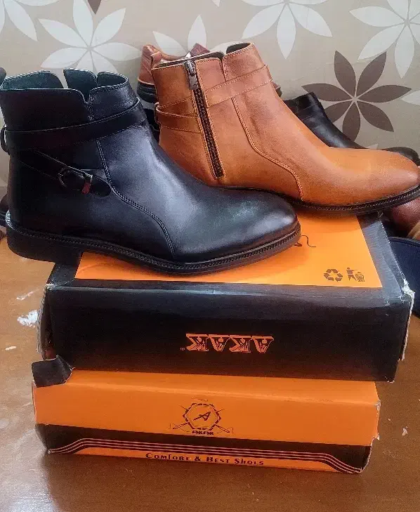 حراج تعدادی پوتین کفش با قیمت عالی|کیف، کفش، کمربند|اراک, |دیوار