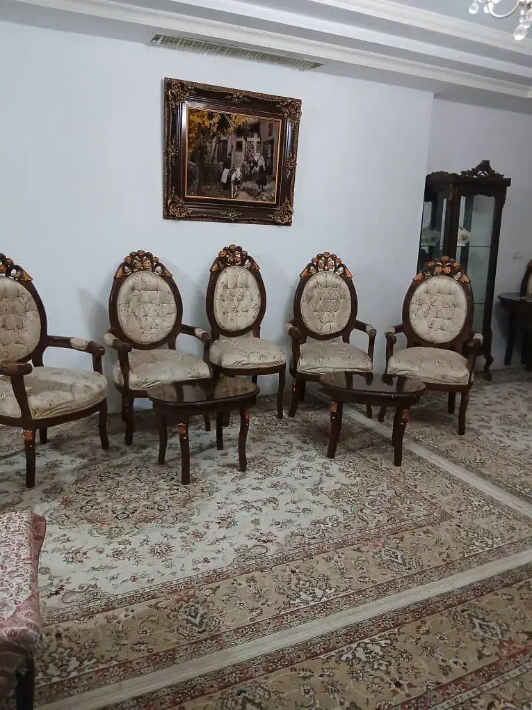 مبل سلطنتی ۹ نفره همراه با میز نهارخوری ۶ نفره|مبلمان خانگی و میز عسلی|سبزوار, کوی بهار|دیوار