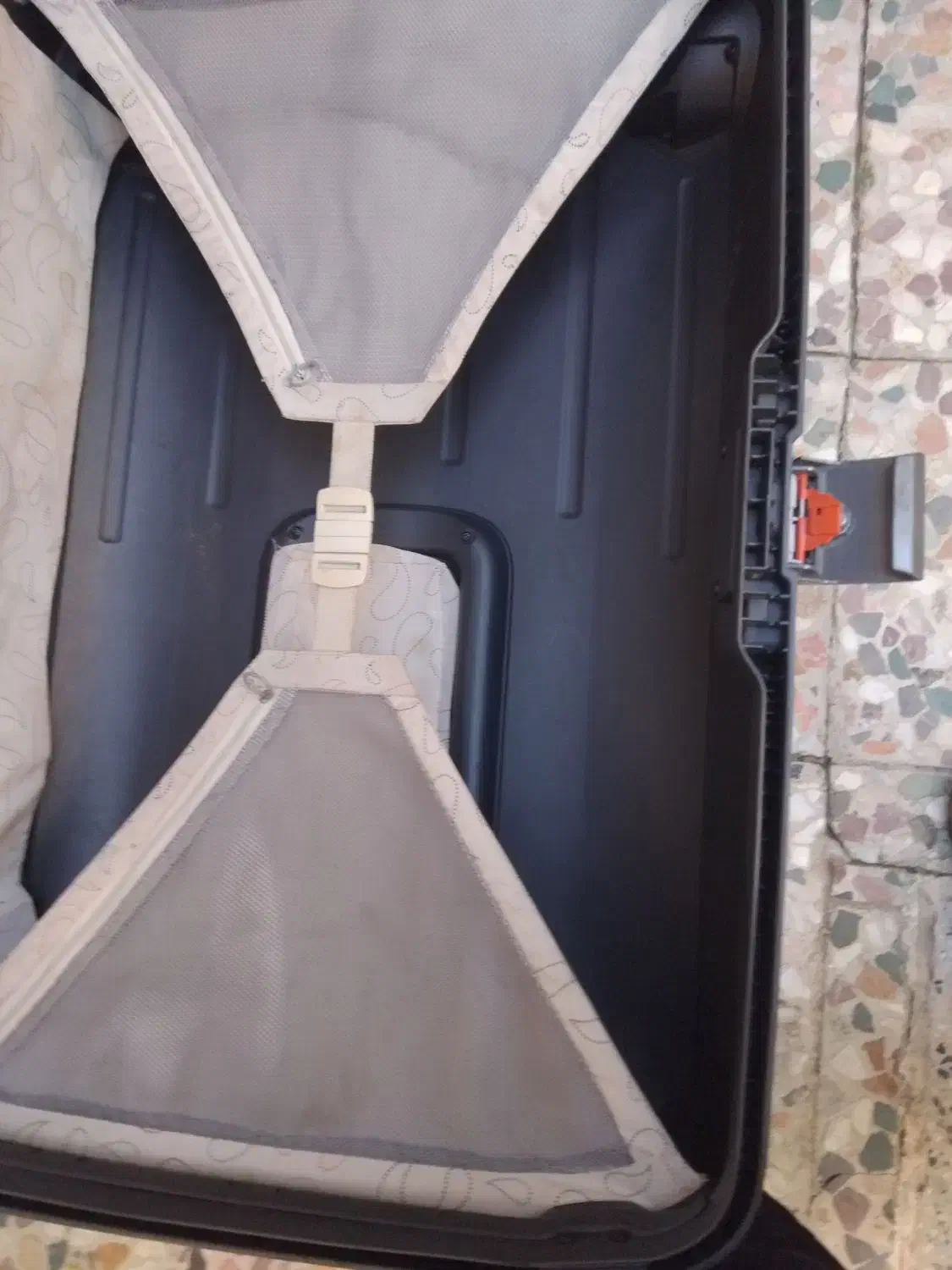 چمدان کارکرده سالمپ|کیف، کفش، کمربند|رشت, کوی امام رضا|دیوار