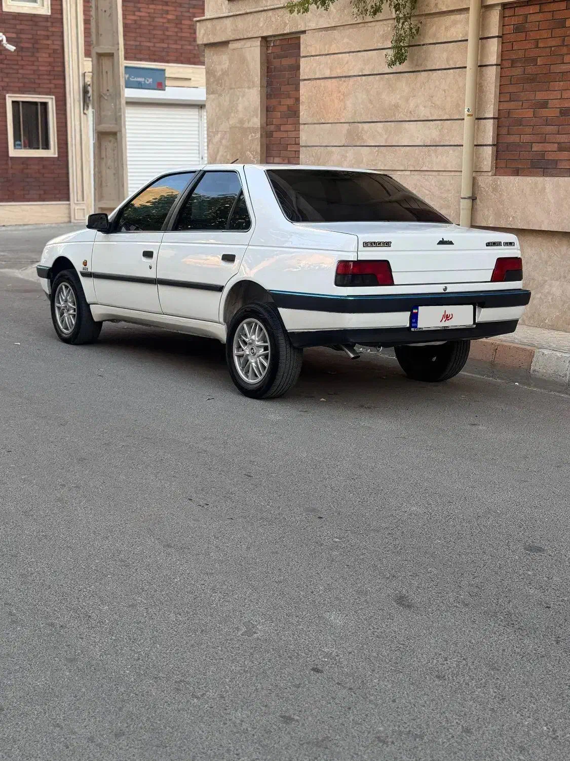 ۴۰۵ اتاق ۱۴۰۳ شرکتی|خودرو سواری و وانت|تبریز, |دیوار