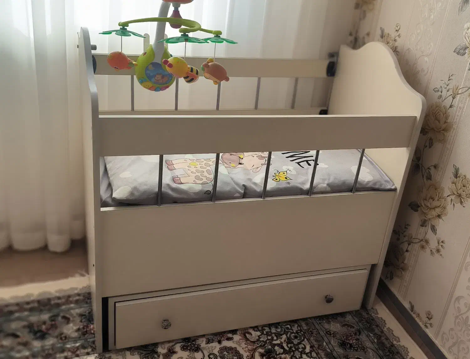 تخت نوزاد کنار مادر همراه با تشک|تخت و صندلی بچه|سهند, |دیوار