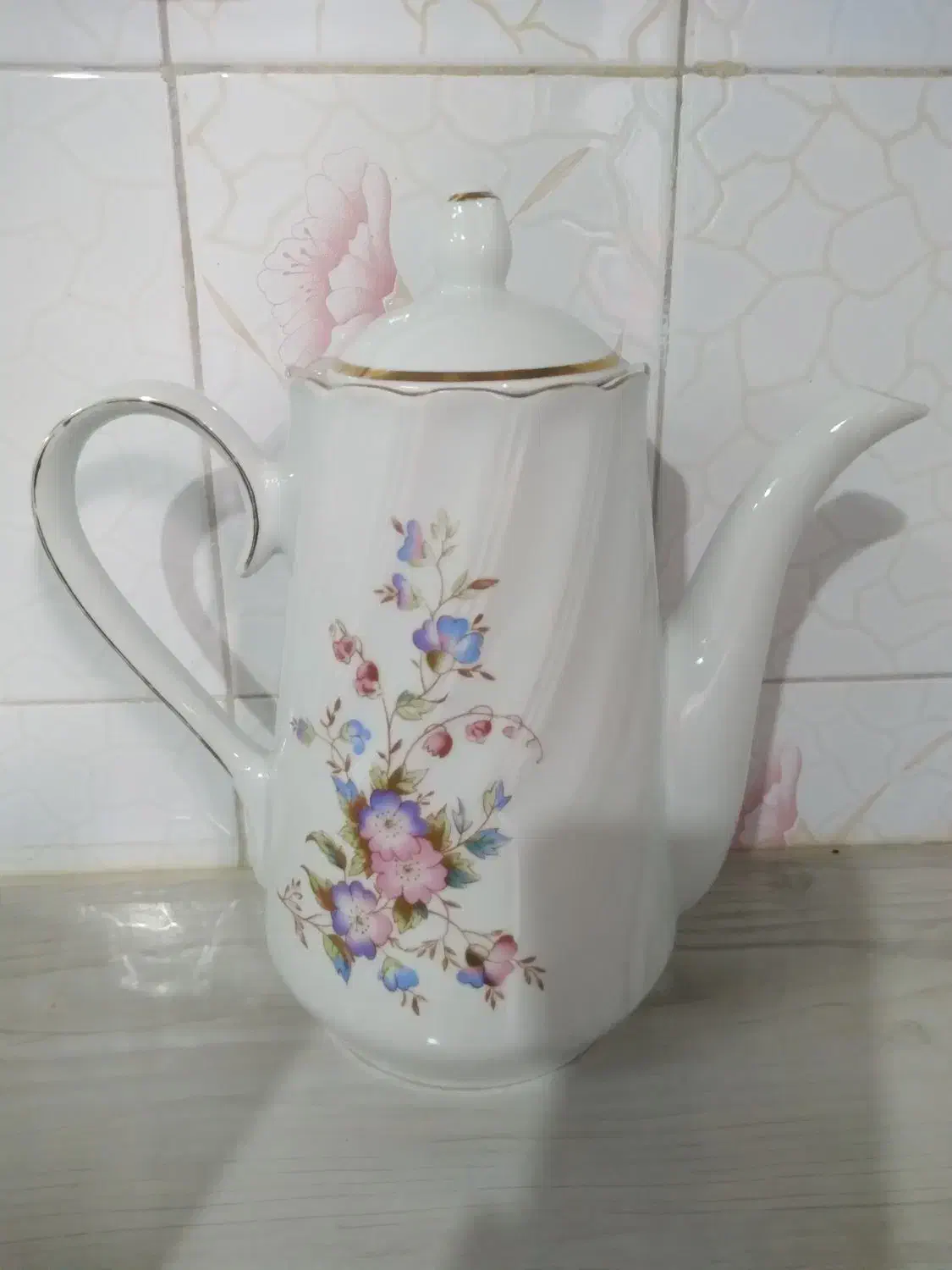 شیر‌خوری‌نو|قوری، کتری، قهوه‌ساز دستی|رشت, دروازه لاکان|دیوار