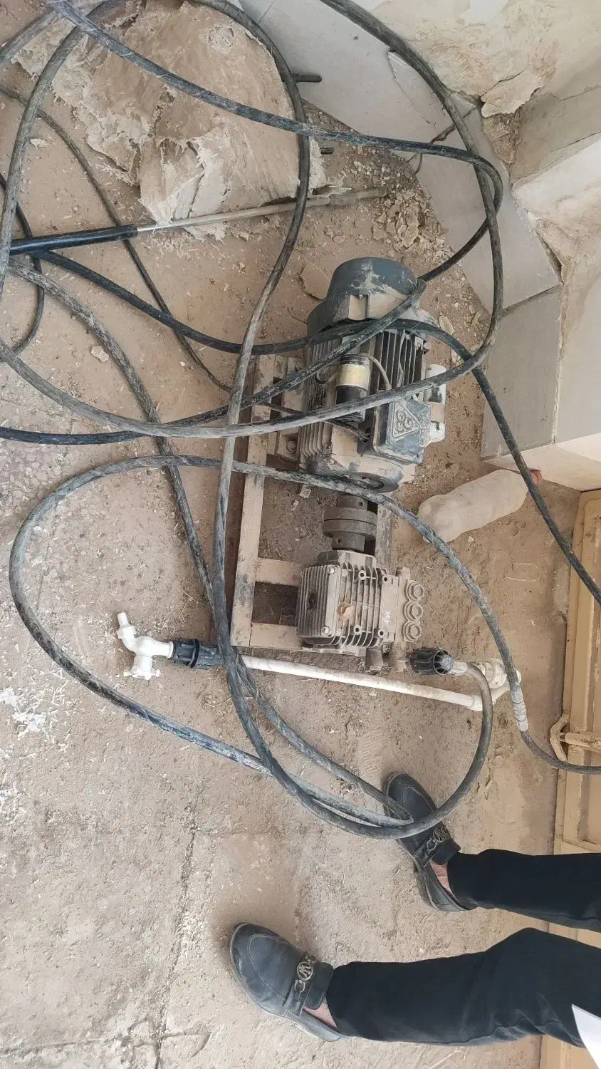 لوازم کارواش|ماشین‌آلات صنعتی|جزنیک, |دیوار