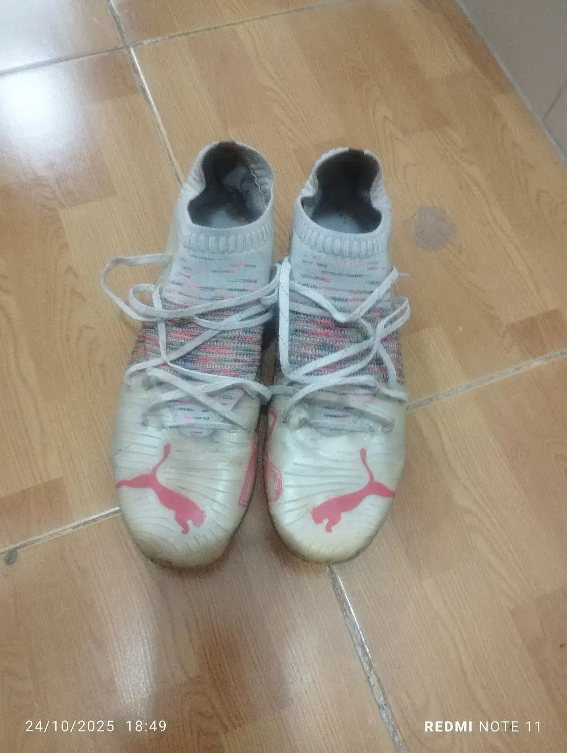 کفش فوتبالی|کیف، کفش، کمربند|آباده, |دیوار