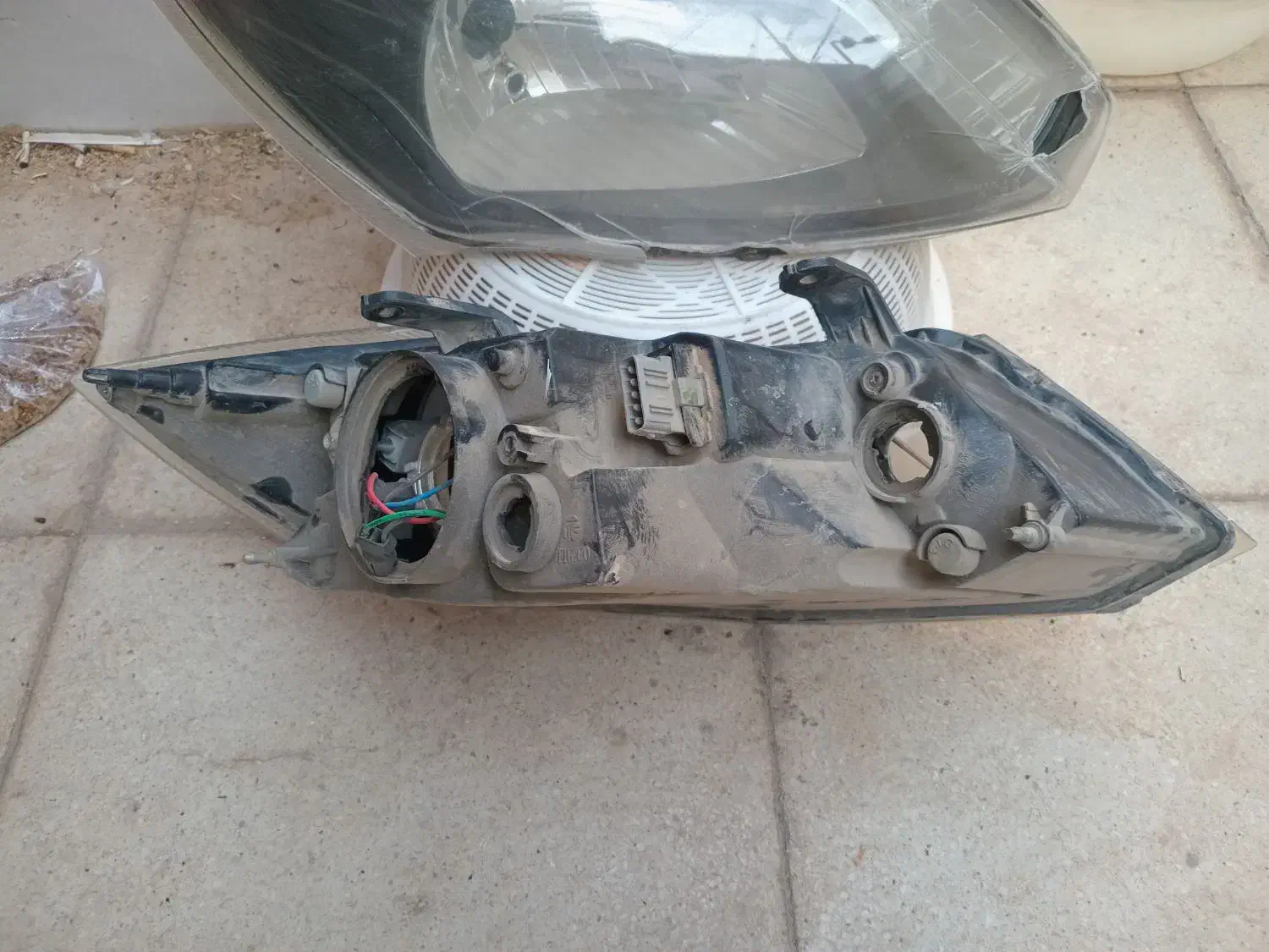 چراغ خودرو کوییک ومیز تلوزیون|قطعات یدکی و لوازم جانبی|یزد, |دیوار