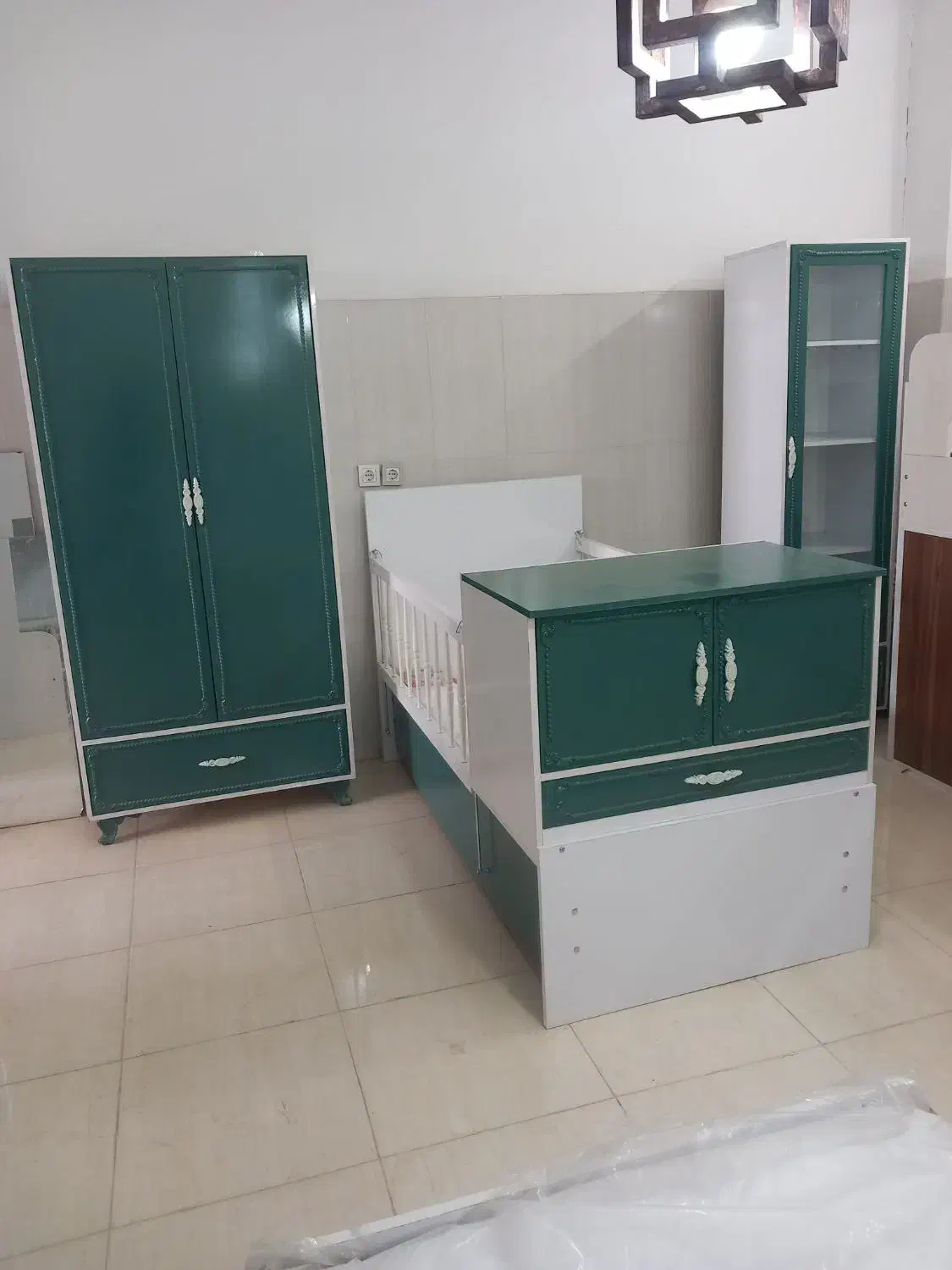 سرویس خواب نوزاد و کودک|تخت و سرویس خواب|اصفهان, باغ فدک|دیوار