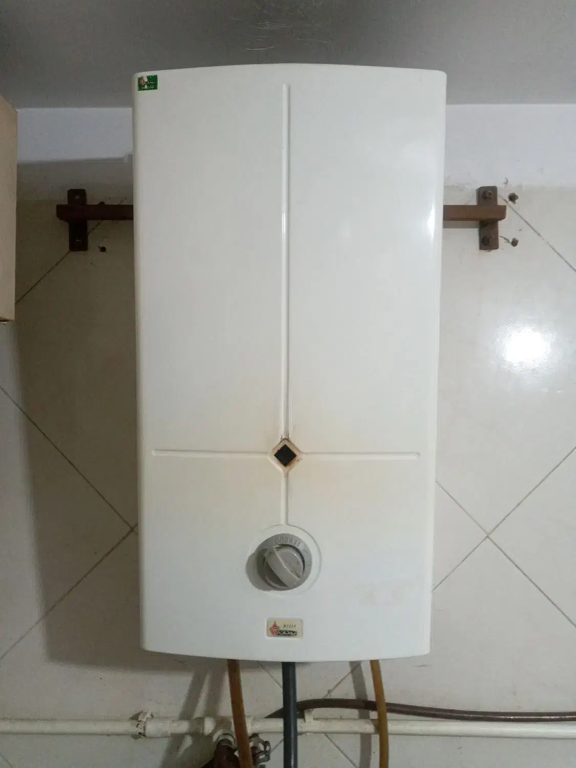 آبگرمکن دیواری بوتان ۳۱۱۵کم فشار درحد|آبگرمکن، پکیج، شوفاژ|کرج, حسین آباد (اکبر آباد)|دیوار