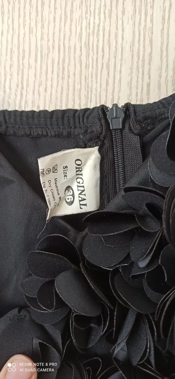 لباس مجلسی|لباس|میانه, |دیوار