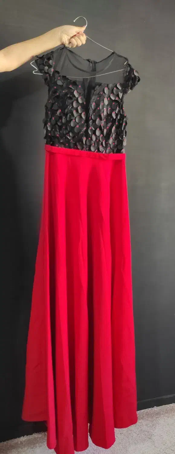 لباس مجلسی|لباس|هشتگرد, فاز ۲ مهستان|دیوار