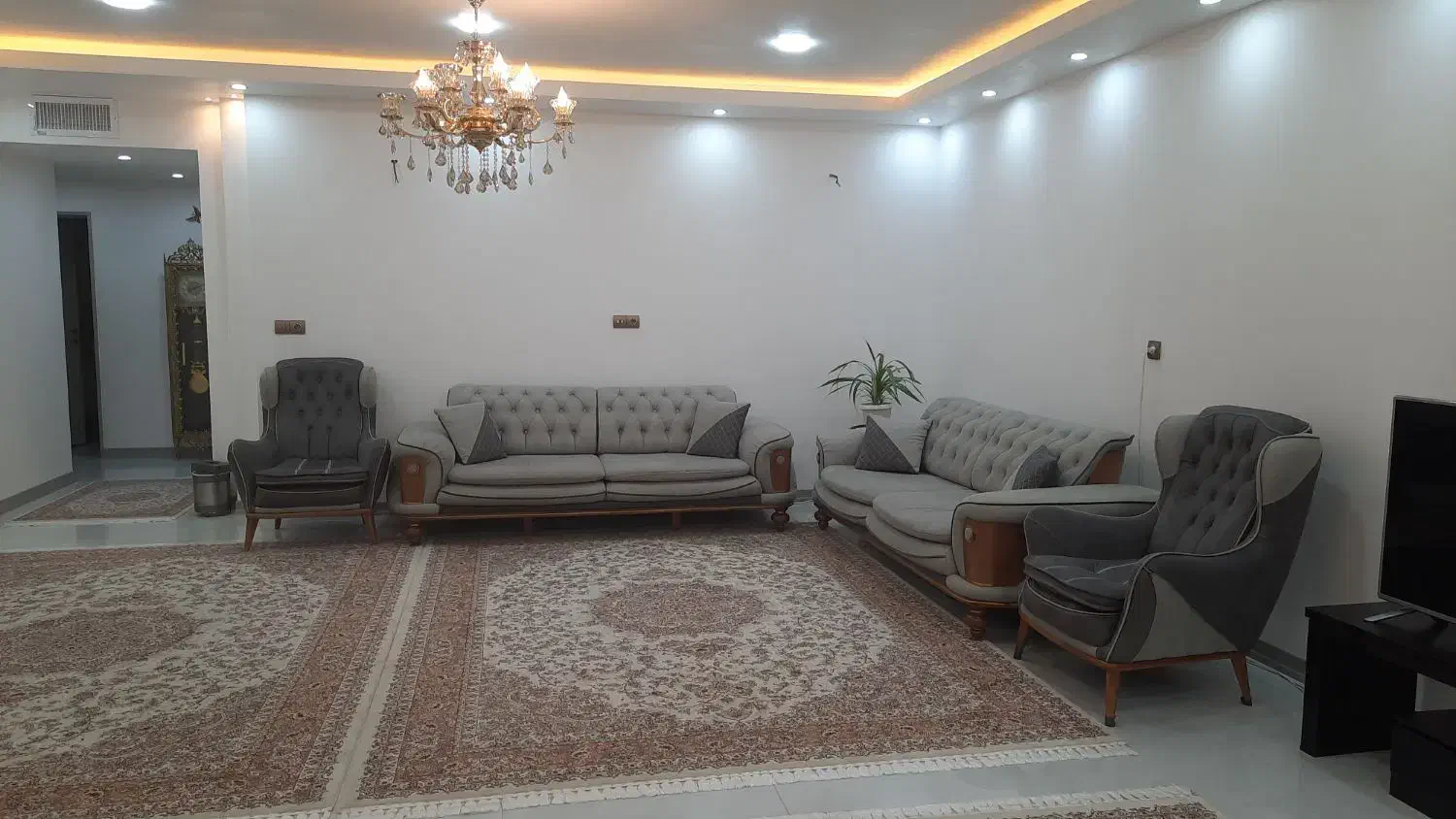 مبل ۸ نفره با قابلیت تخت خواب شو|مبلمان خانگی و میز عسلی|ازنا, |دیوار