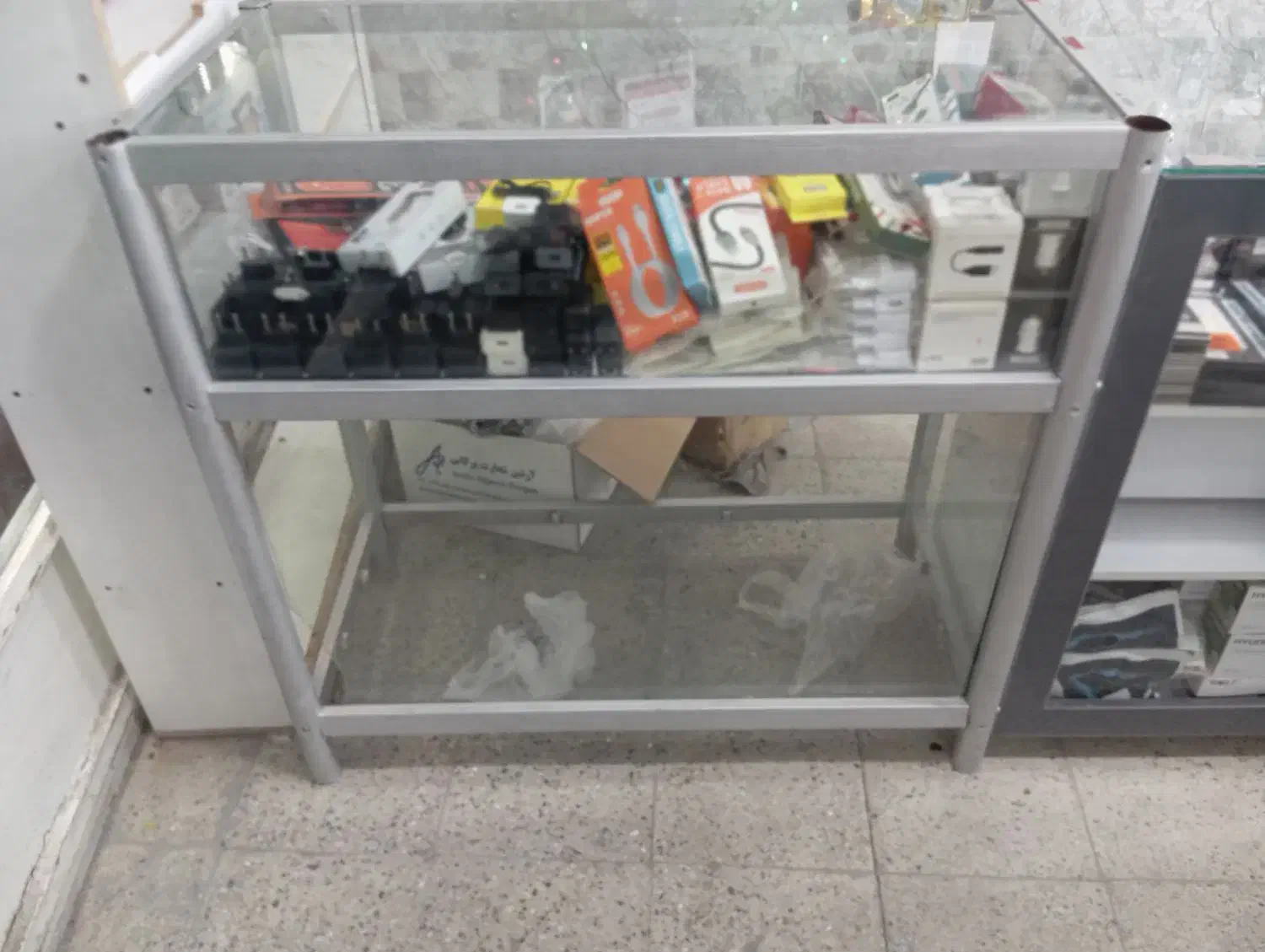 ویترین|فروشگاه و مغازه|نورآباد, |دیوار