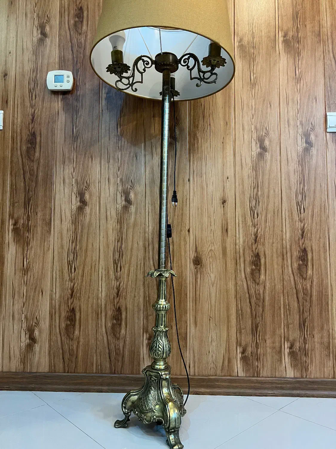 آباژور پایه برنج|چراغ خواب و آباژور|مشهد, دانشجو|دیوار