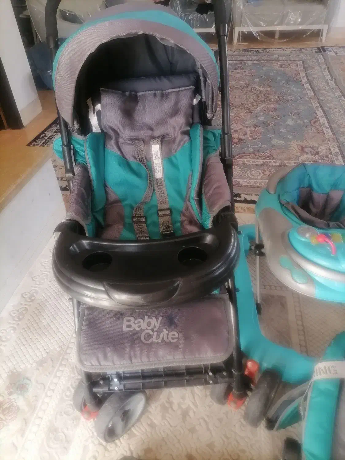 تعدادی وسایل کودک|کالسکه و لوازم جانبی|شیراز, رکنآباد|دیوار