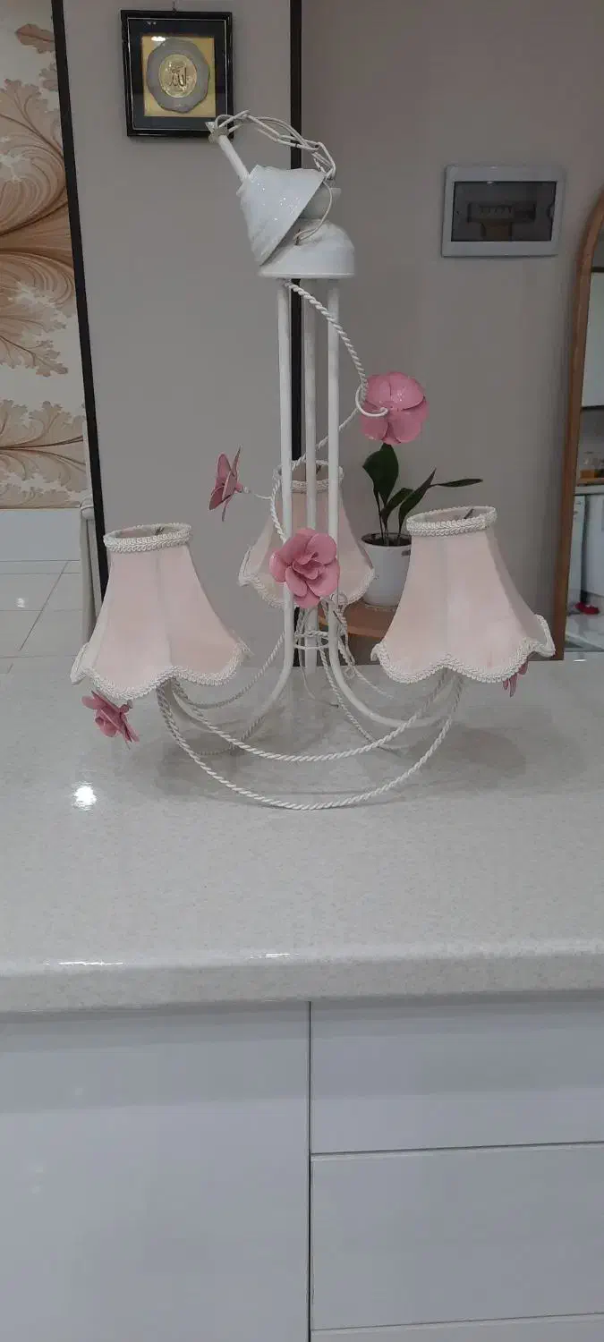 لوستر ۳ شاخه|لوستر و چراغ آویز|اندیشه, شهرک صدف|دیوار